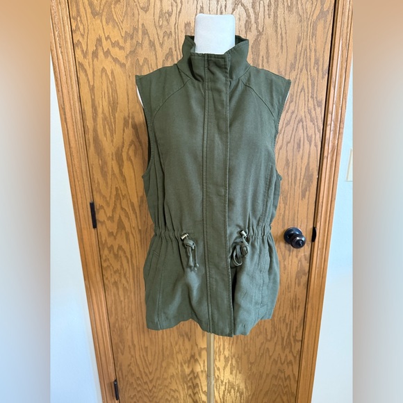 Maurices Olive Green Sleeveless Vest - Picture 3 of 10
